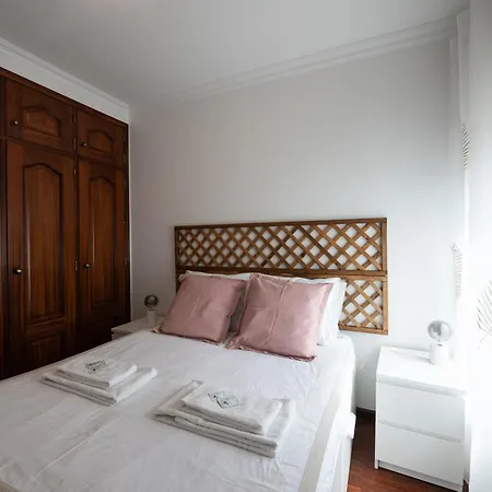 Апартаменты Lovely House, Paredes Аленкер