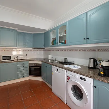 Lovely House, Paredes * Аленкер