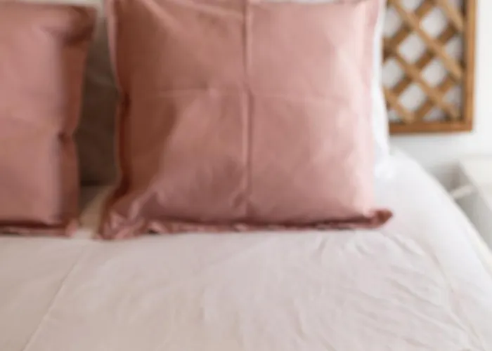 Lovely House, Paredes