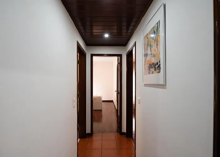 Lovely House, Paredes *